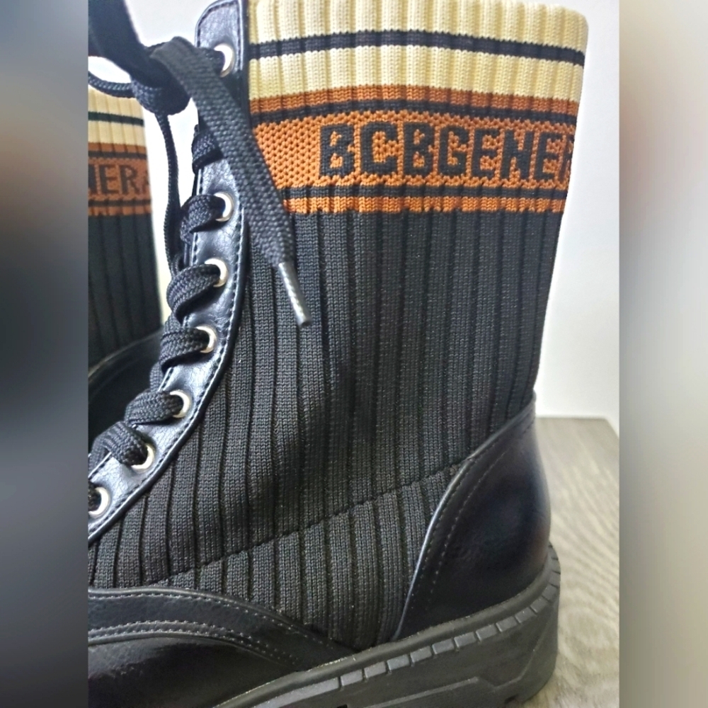 BCBG GENERATION size 7 Tassie sock  combat boot. - Picture 4 of 12